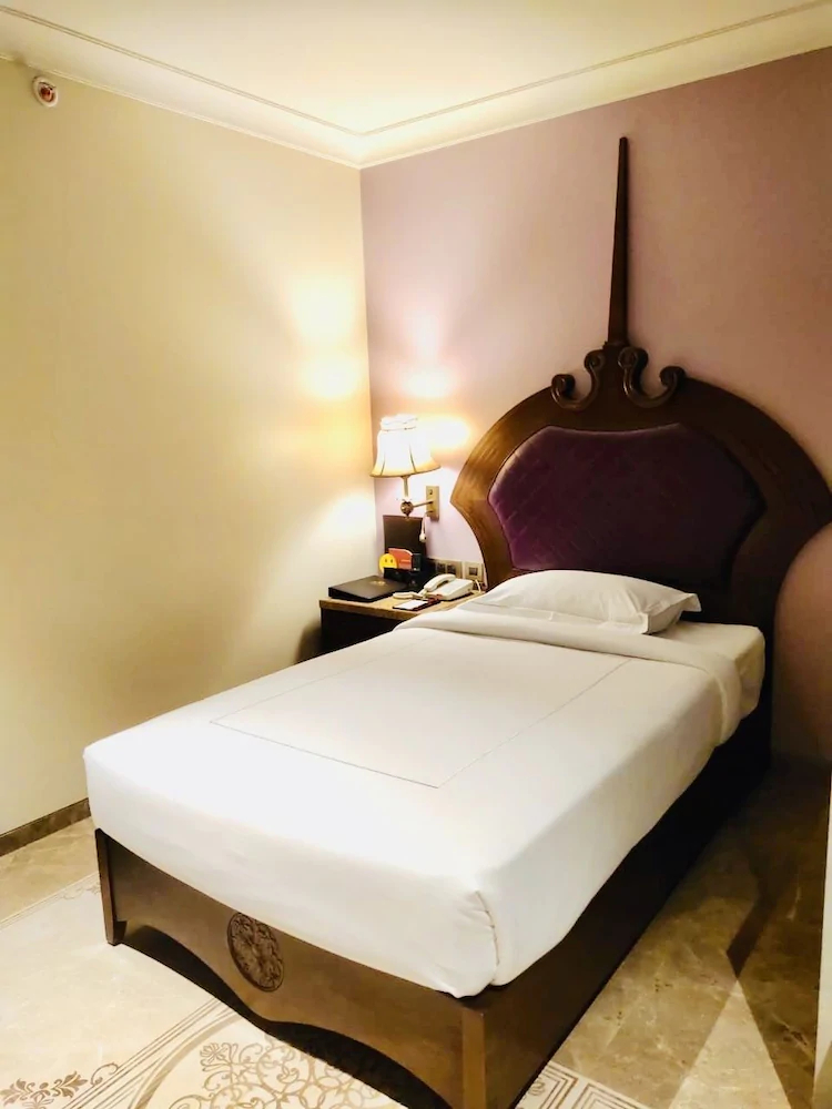 Hotel Sai Palace