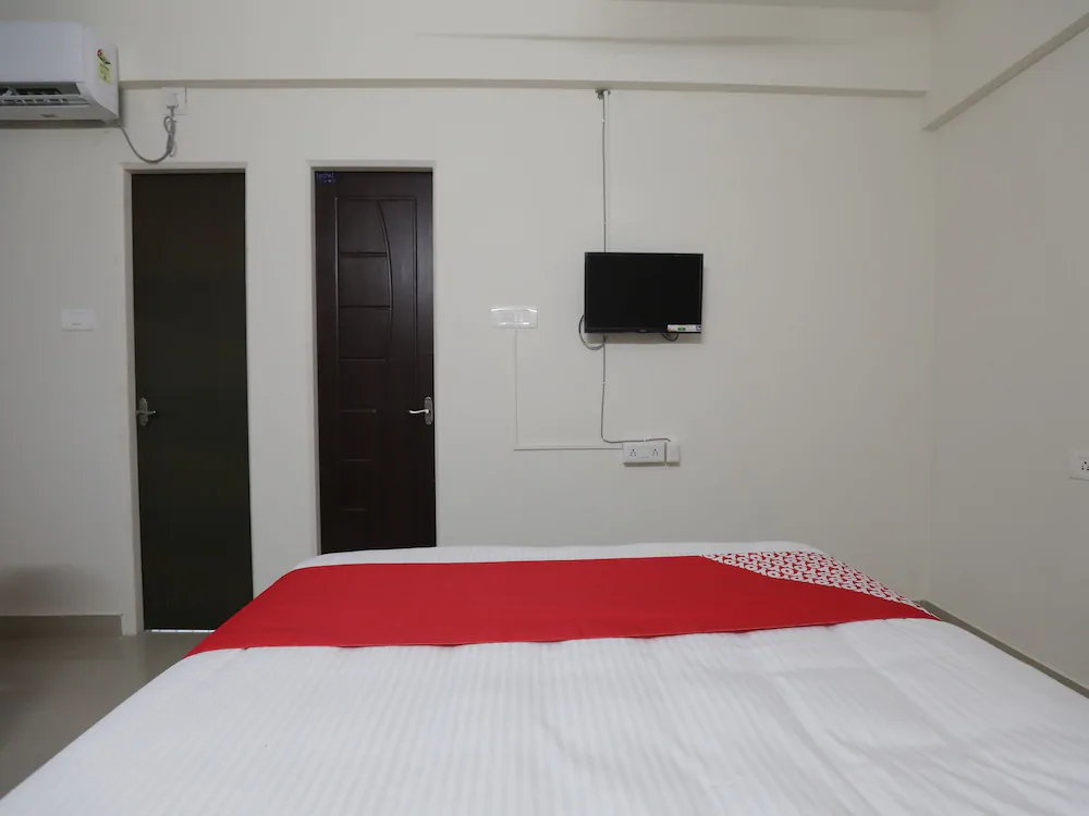 Rachana Palace by OYO Rooms