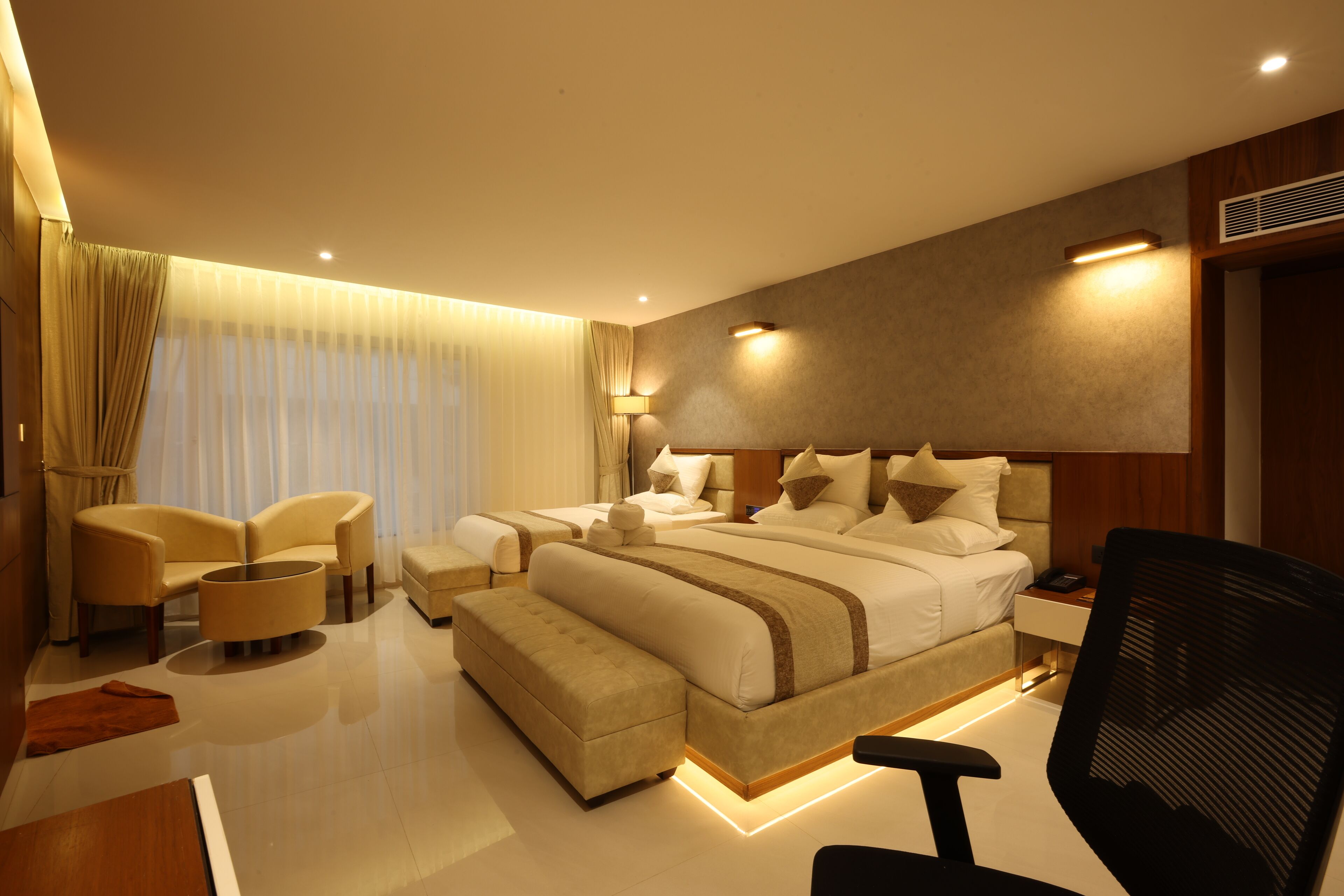 Royal Plaza Suites