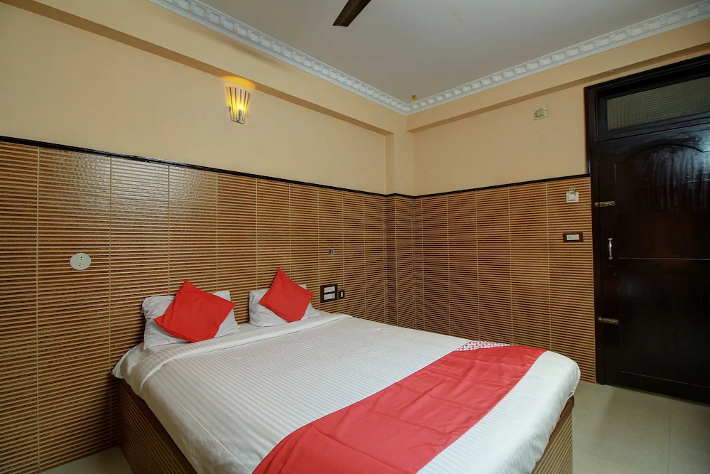 Sama Deluxe By OYO Rooms