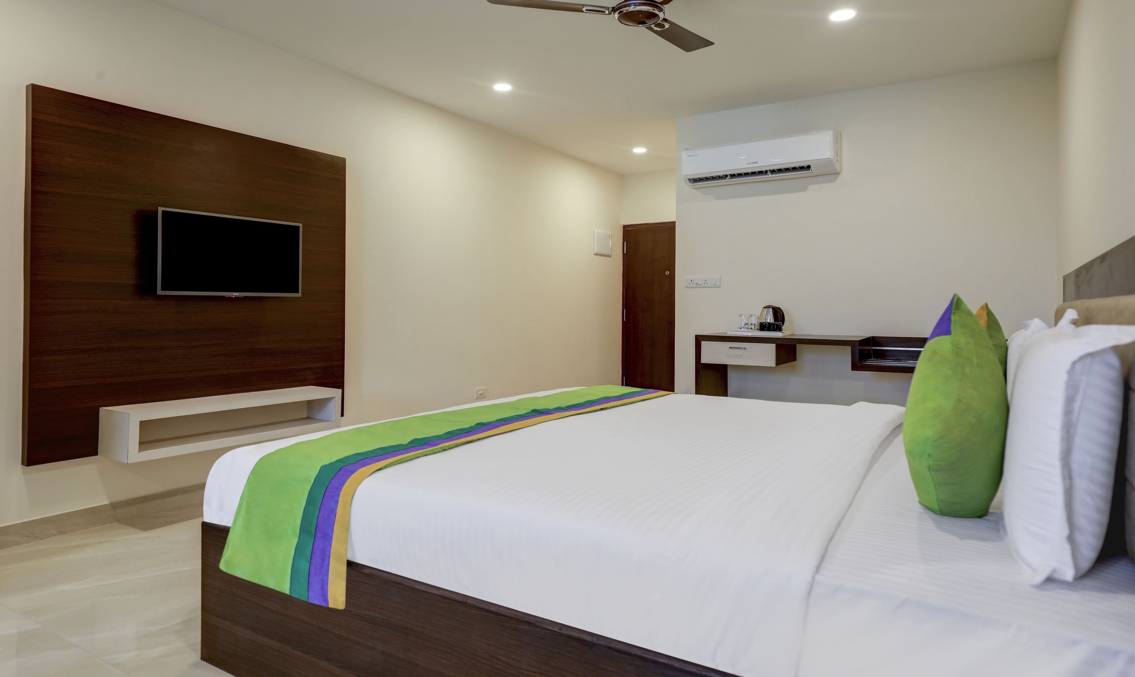 Samit Suites by Treebo
