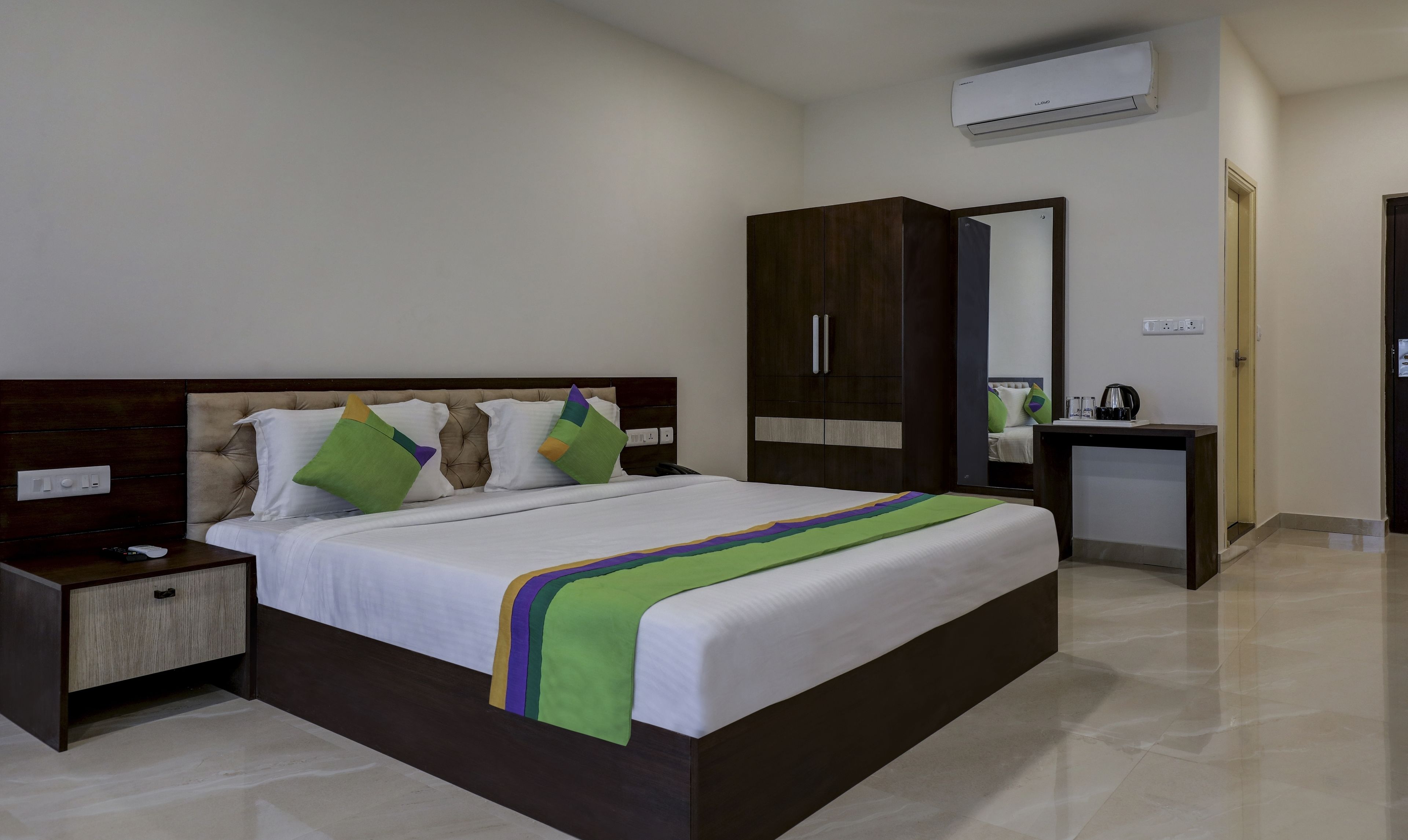 Samit Suites by Treebo