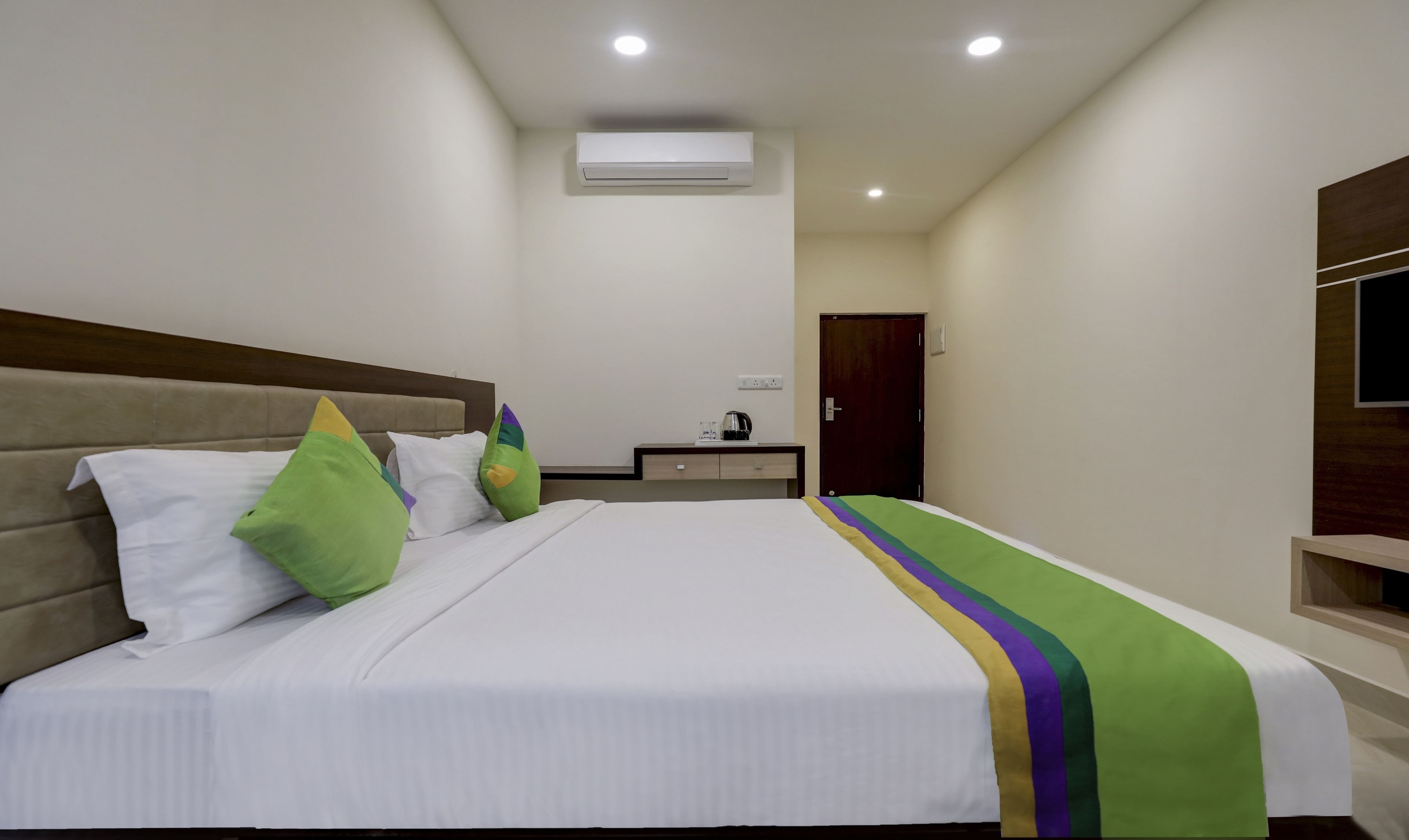 Samit Suites by Treebo