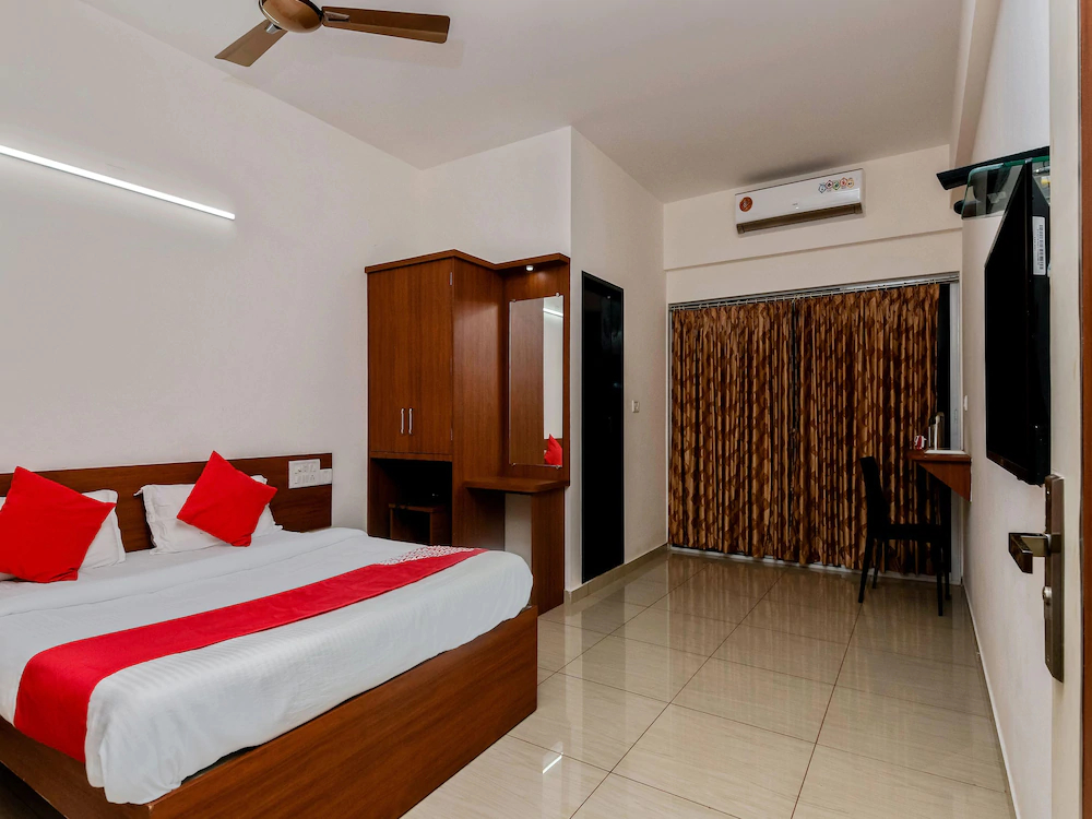 Samruddhi Lodge By OYO Rooms