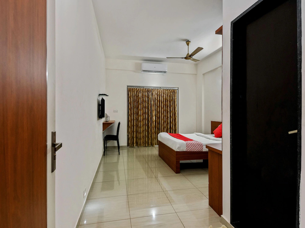 Samruddhi Lodge By OYO Rooms