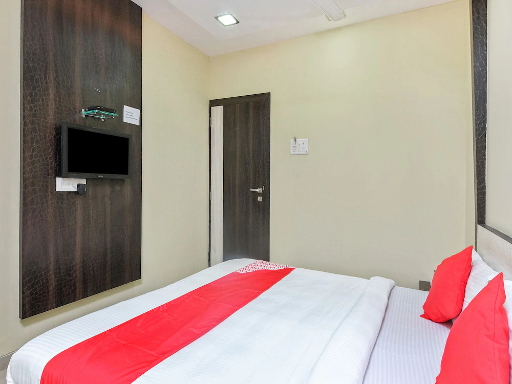 Shree Krishna Palace by OYO Rooms