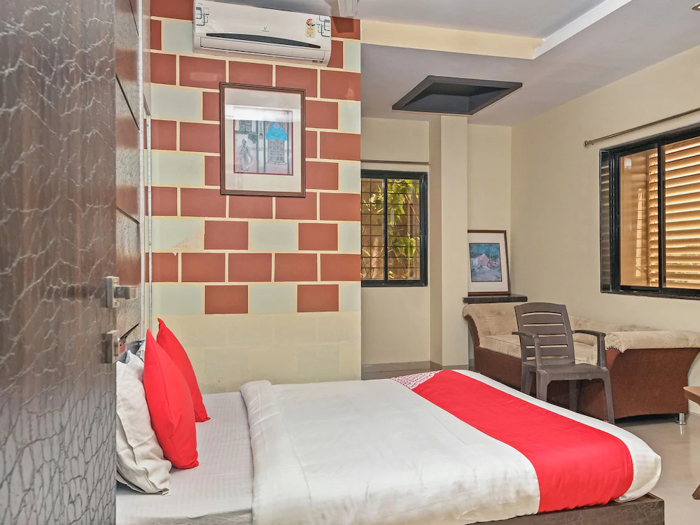 Shree Krishna Palace by OYO Rooms