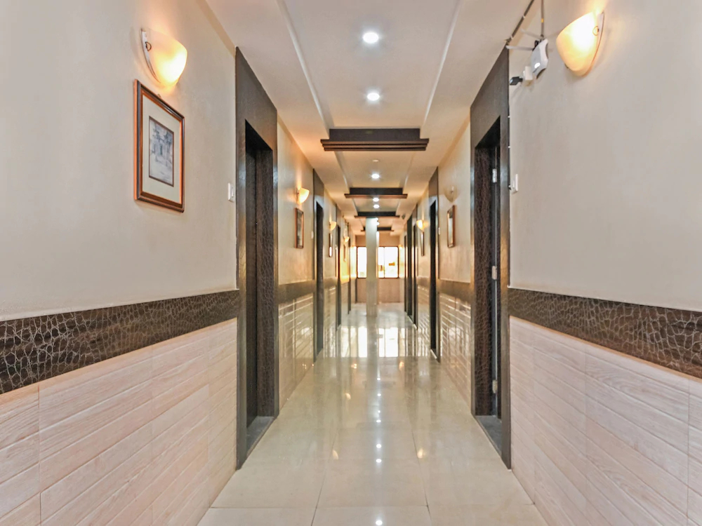 Shree Krishna Palace by OYO Rooms