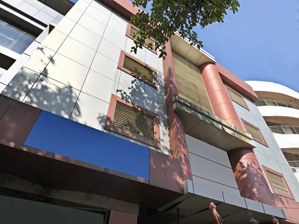 Shree Krishna Palace by OYO Rooms