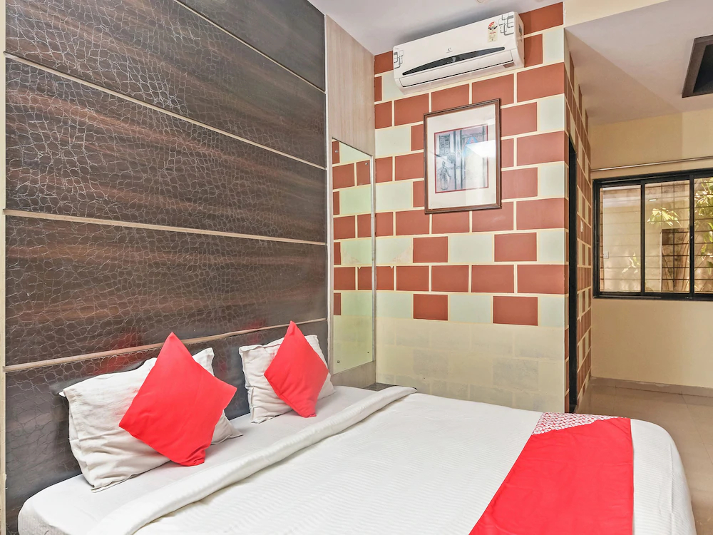 Shree Krishna Palace by OYO Rooms