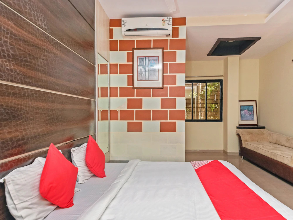 Shree Krishna Palace by OYO Rooms
