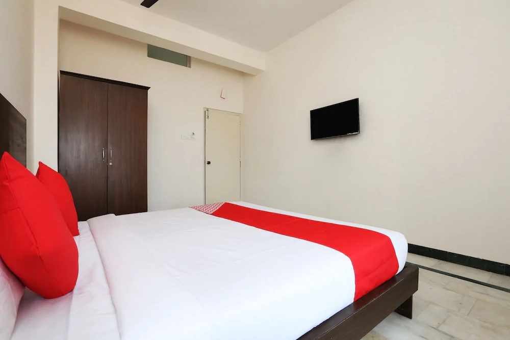 Dsrr Comforts By OYO Rooms
