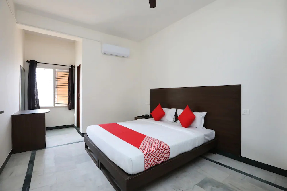 Dsrr Comforts By OYO Rooms