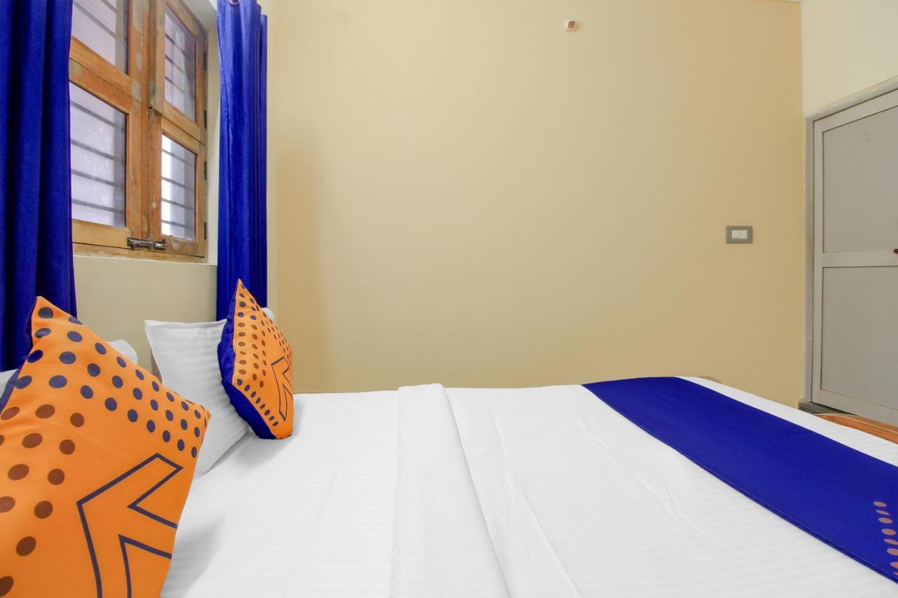 H K Residency by OYO Rooms