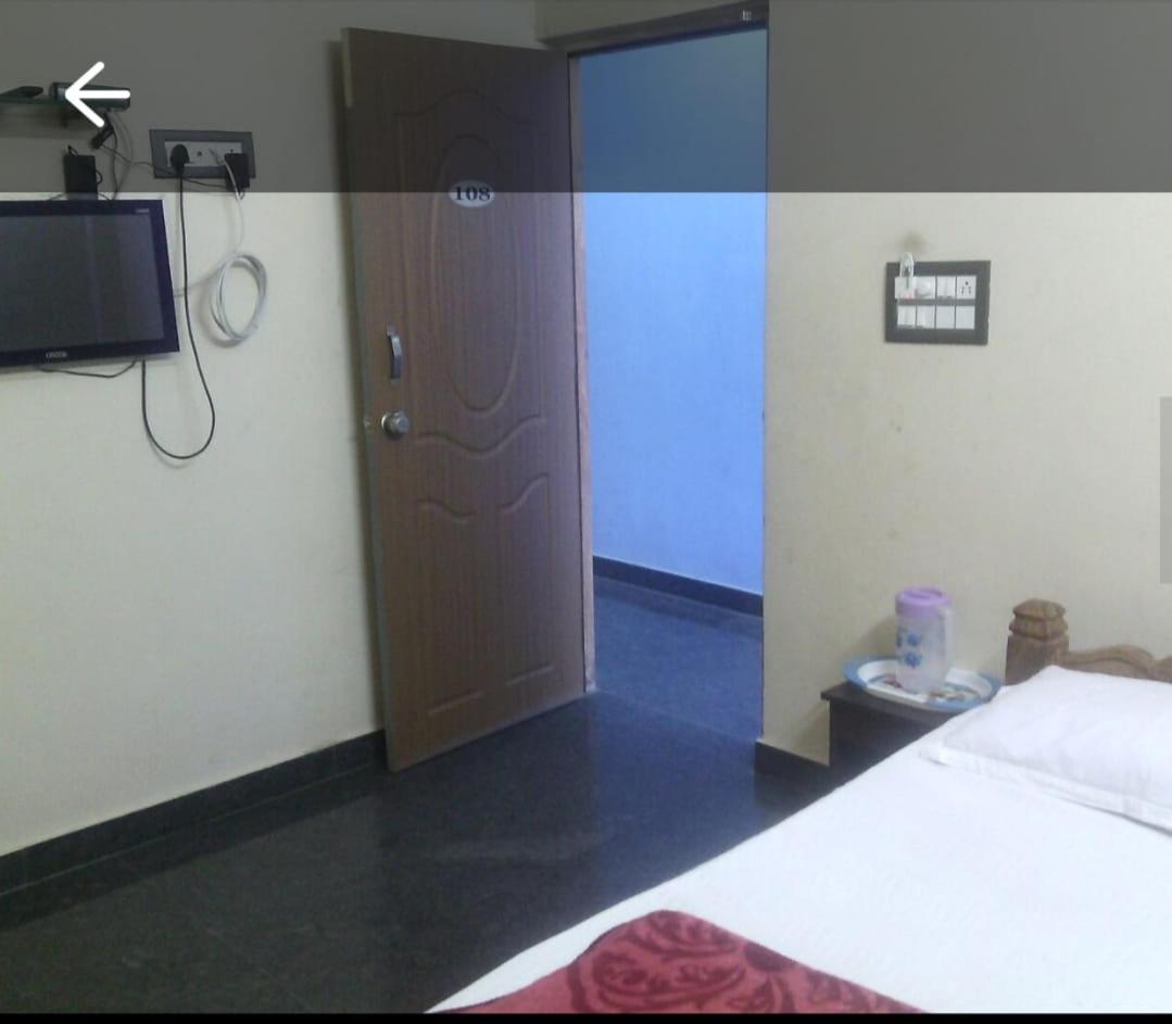 H K Residency by OYO Rooms