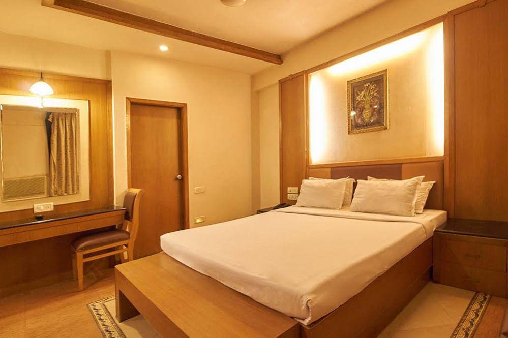Hotel Roopa