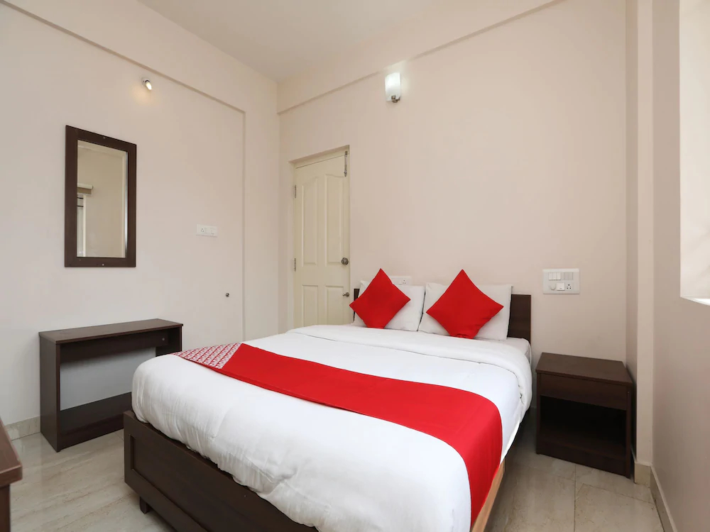 Indra Comforts By OYO Rooms