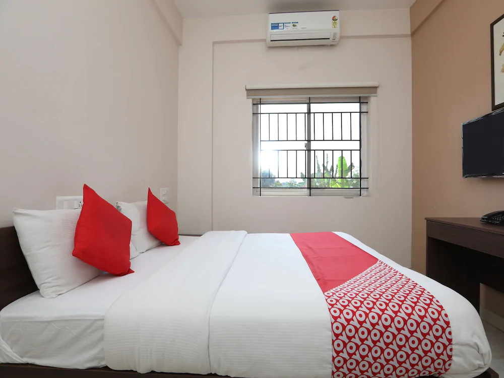 Indra Comforts By OYO Rooms