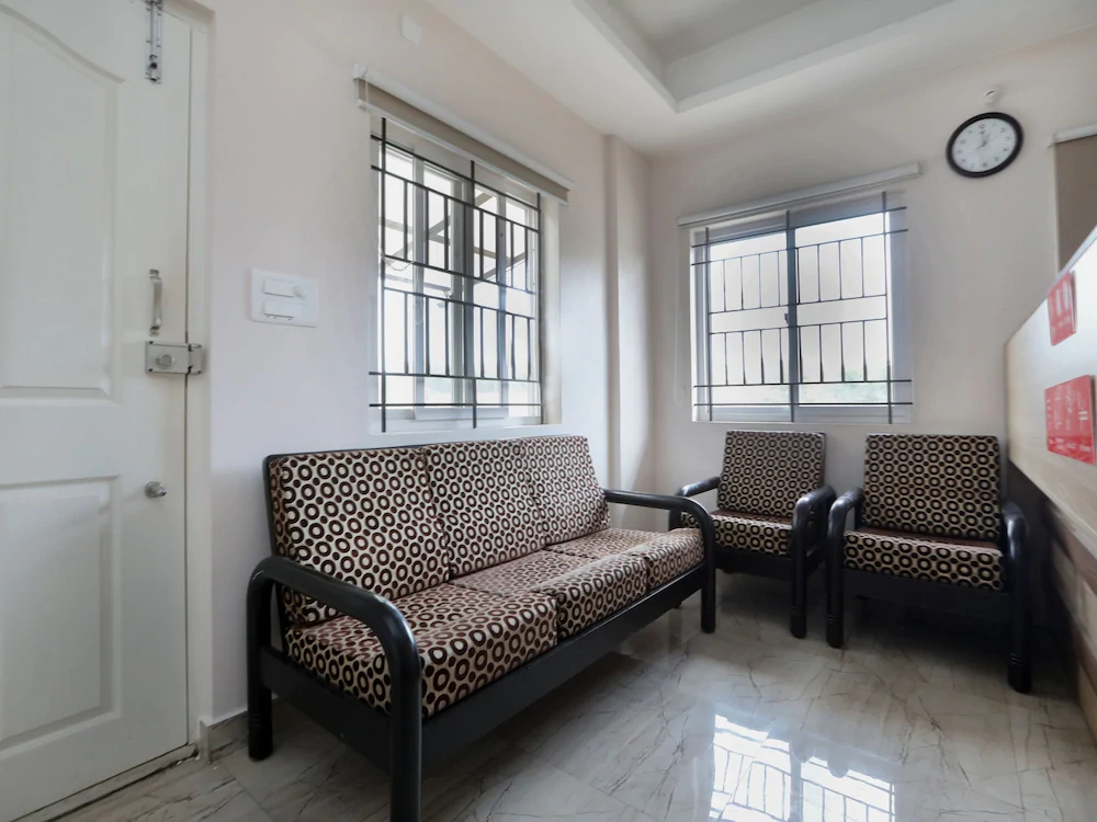 Indra Comforts By OYO Rooms