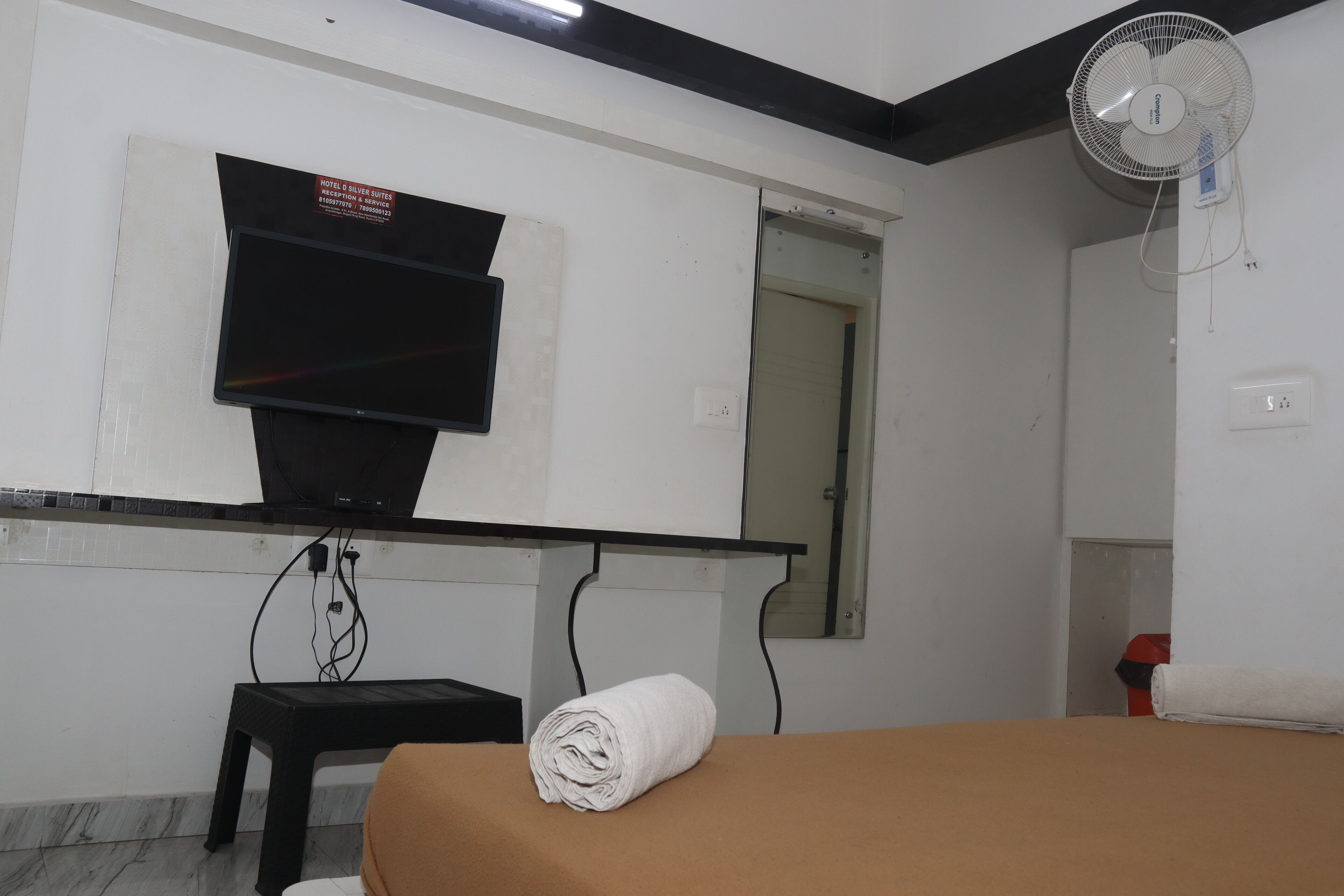 Iroomz D Silver Suites