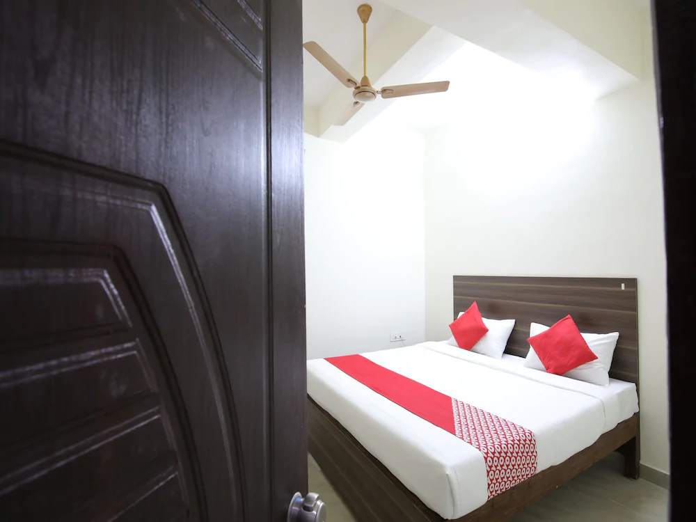 Mathura Inn By OYO Rooms
