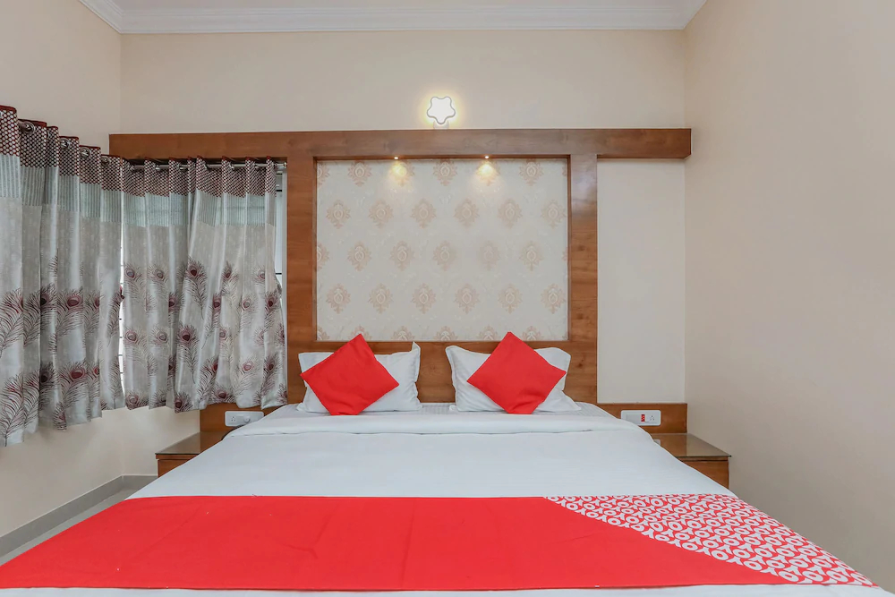 Monisha Residency By OYO Rooms