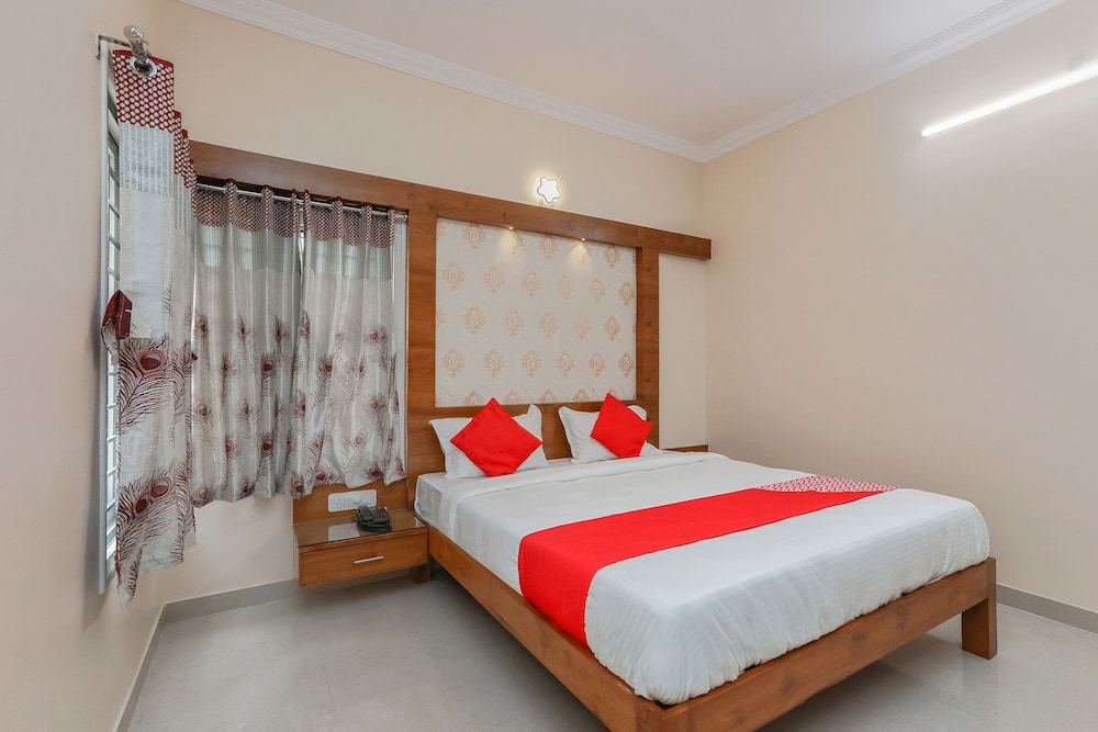 Monisha Residency By OYO Rooms