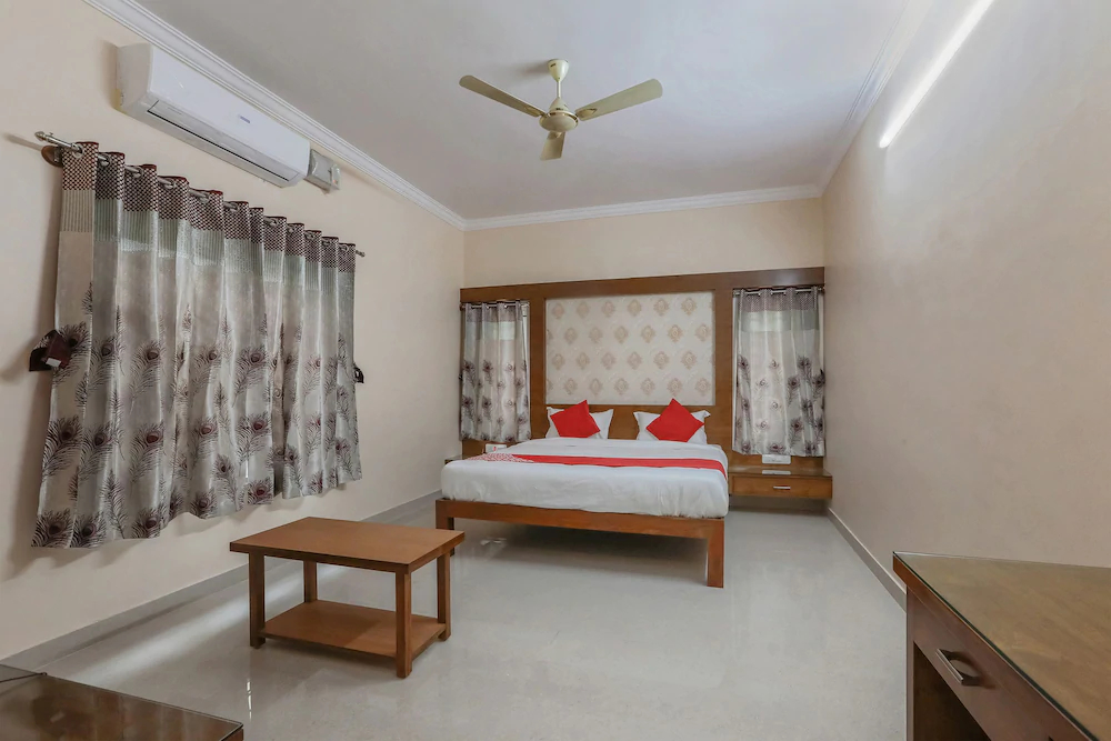 Monisha Residency By OYO Rooms