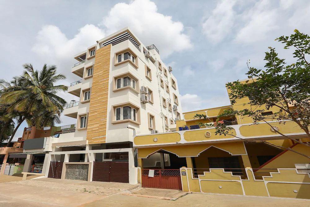 Monisha Residency By OYO Rooms