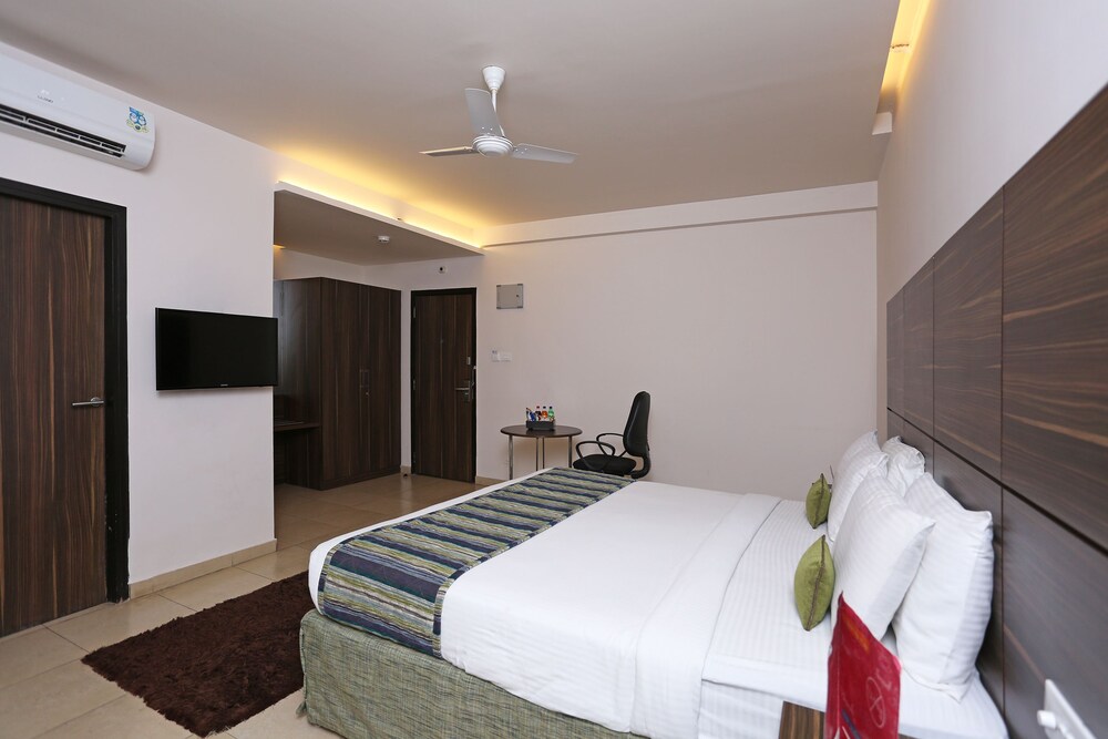 Oasis Hotel  by OYO Rooms