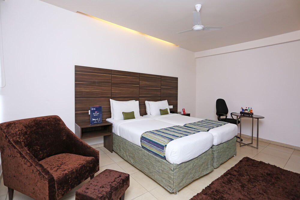Oasis Hotel  by OYO Rooms
