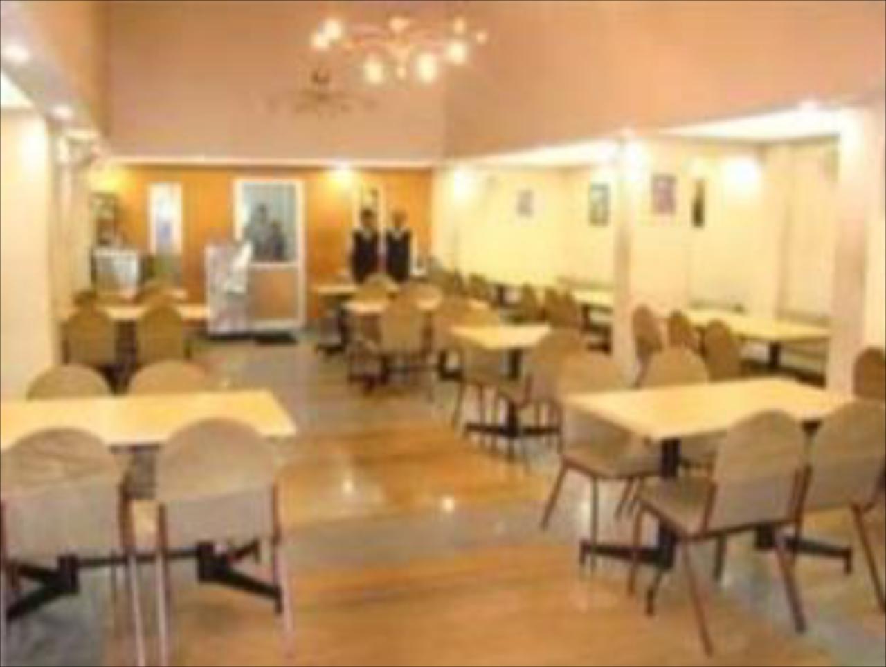 Palace Plaza