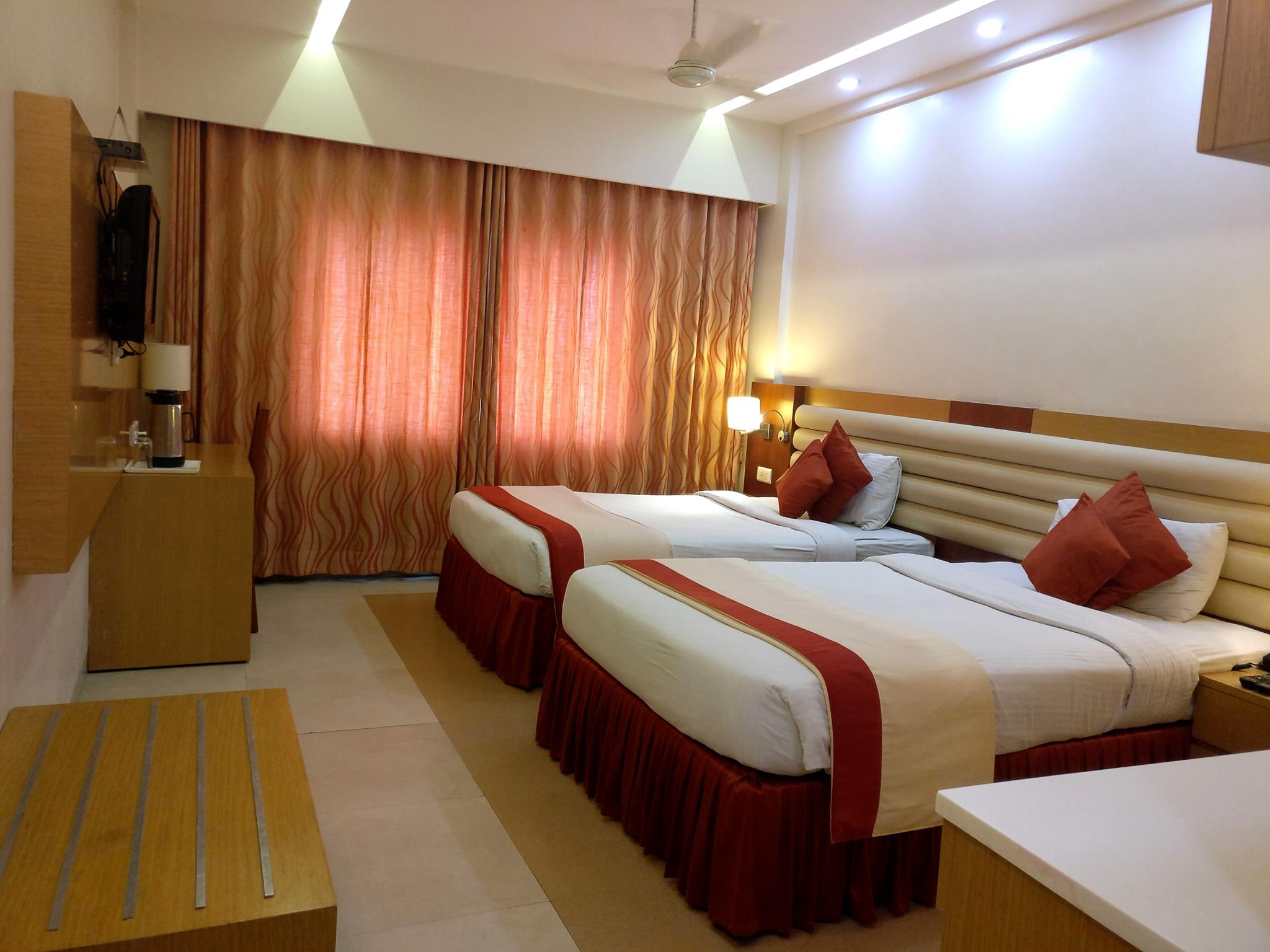 Hotel MB International Palace Side