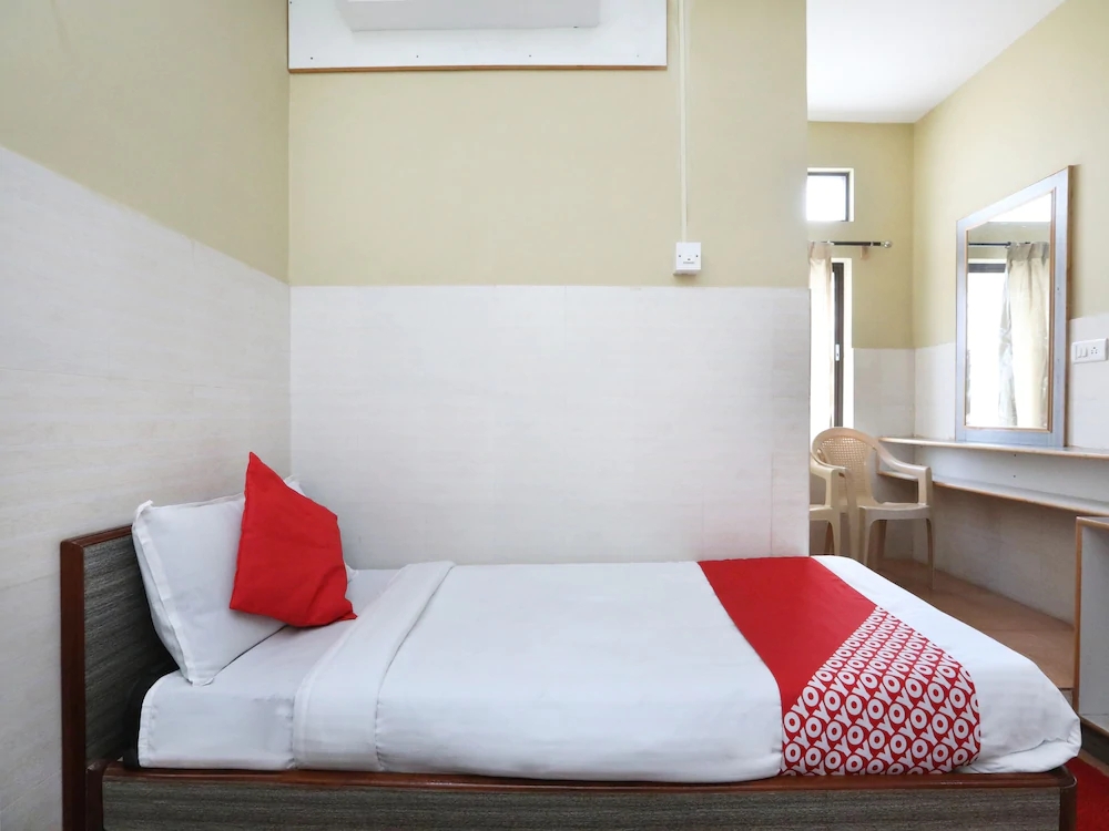Varadashree Comforts By OYO Rooms