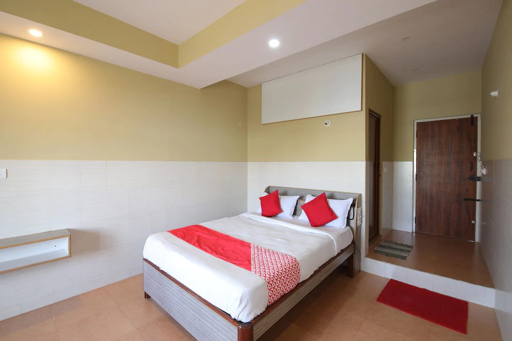 Varadashree Comforts By OYO Rooms