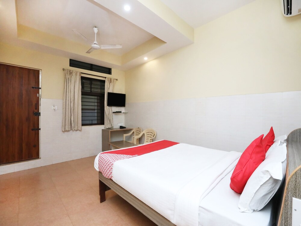 Varadashree Comforts By OYO Rooms