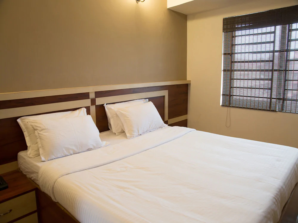 Sri Nidhi Hotel by OYO