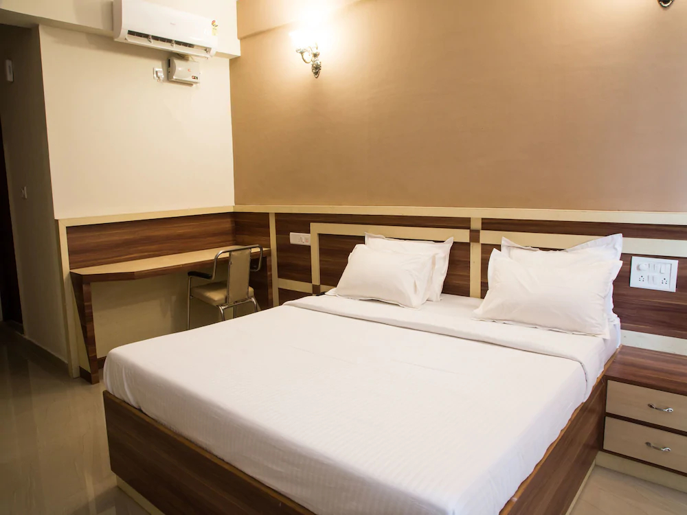 Sri Nidhi Hotel by OYO
