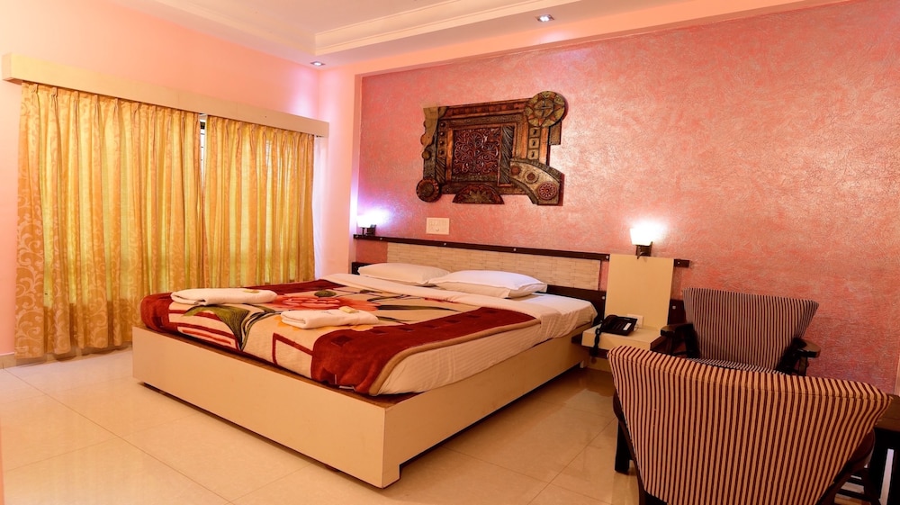 Hotel Ashlesh