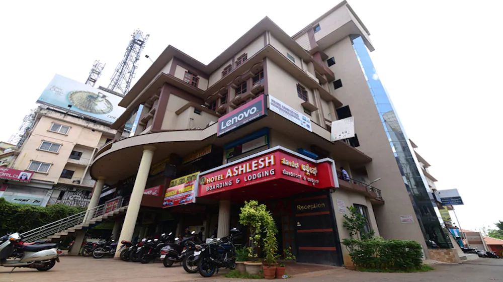 Hotel Ashlesh