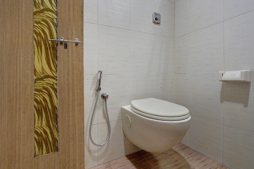 Shambhavi Hotels By OYO Rooms