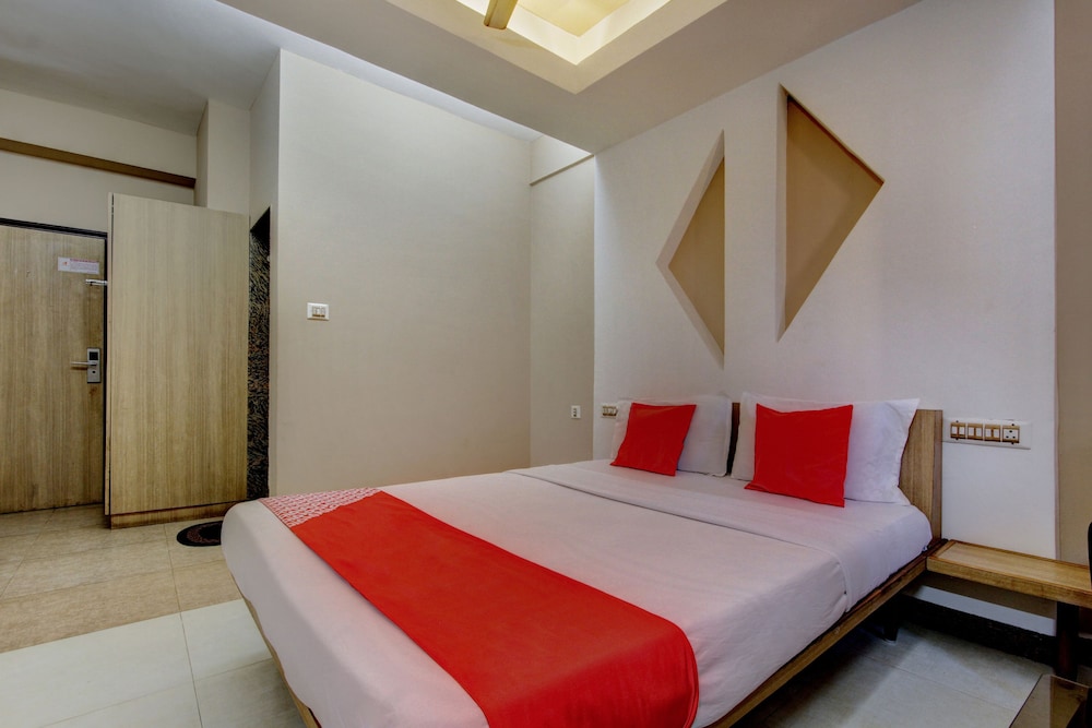 Shambhavi Hotels By OYO Rooms