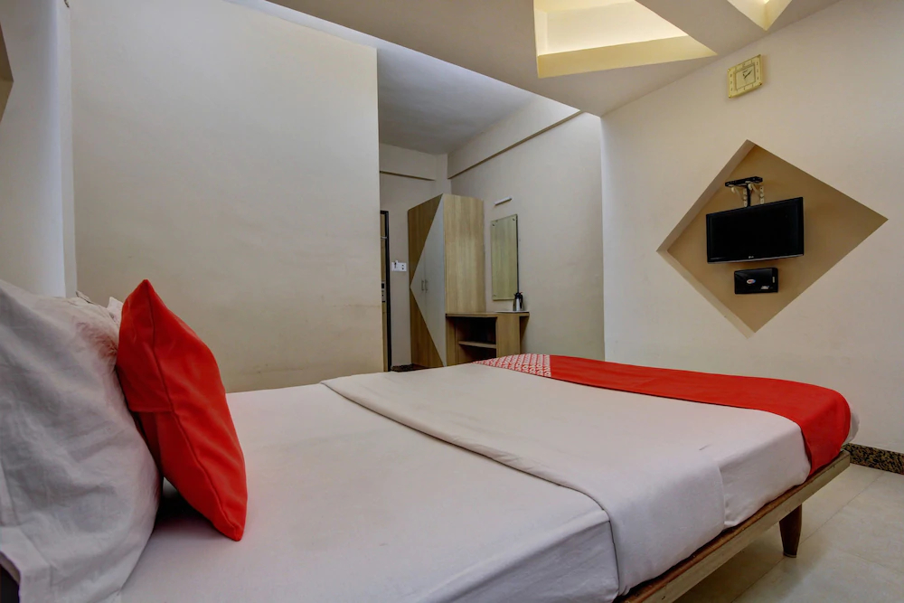 Shambhavi Hotels By OYO Rooms