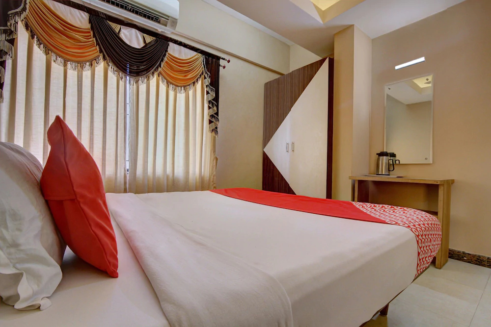 Shambhavi Hotels By OYO Rooms
