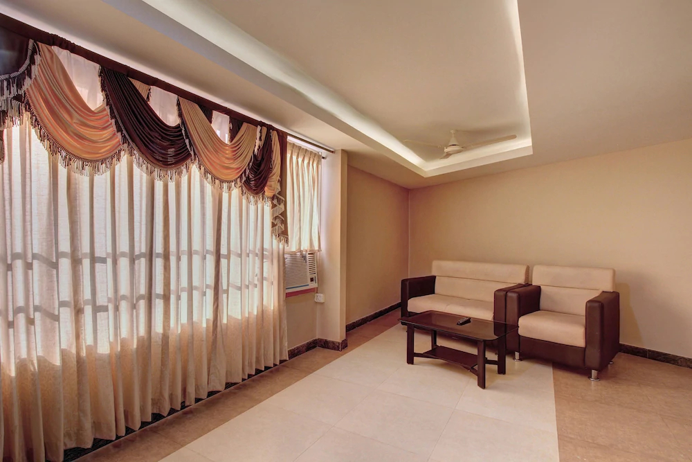 Shambhavi Hotels By OYO Rooms