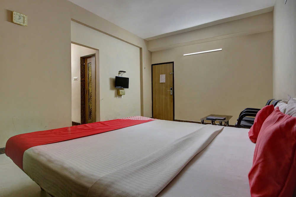 Shambhavi Hotels By OYO Rooms