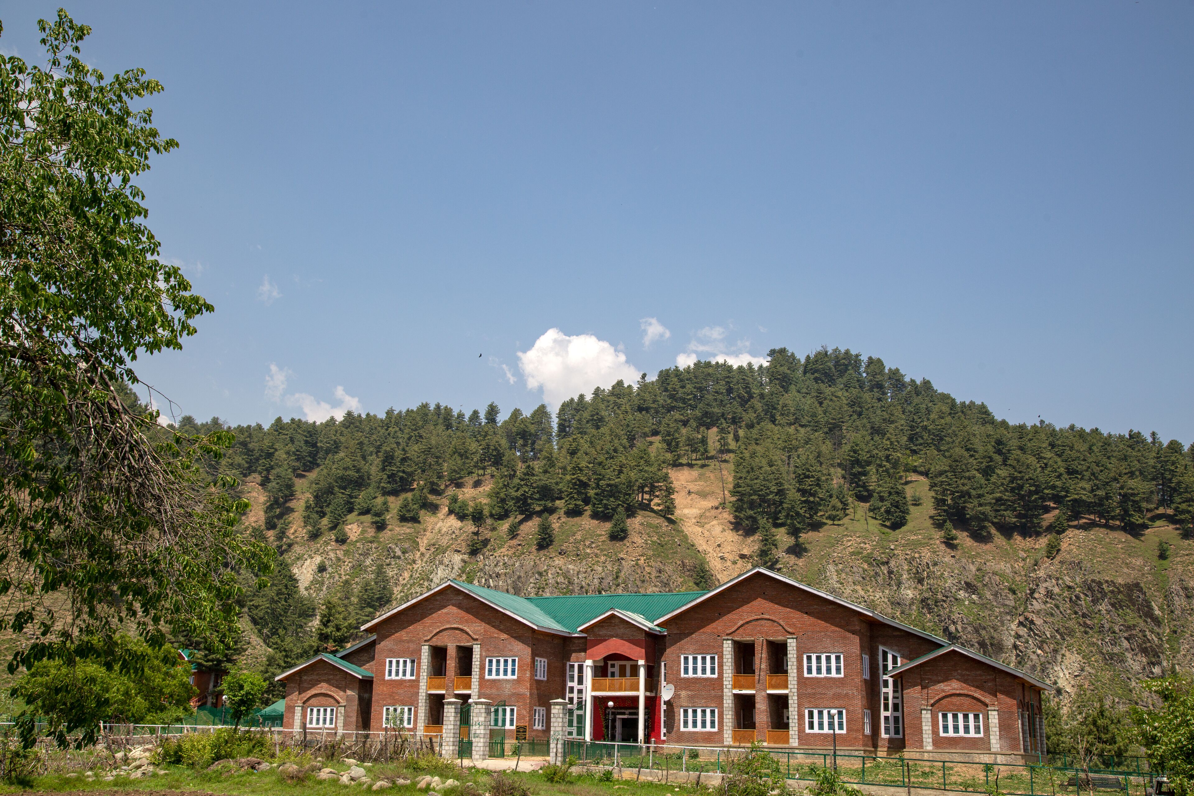 The Mountridge Resort Aharbal