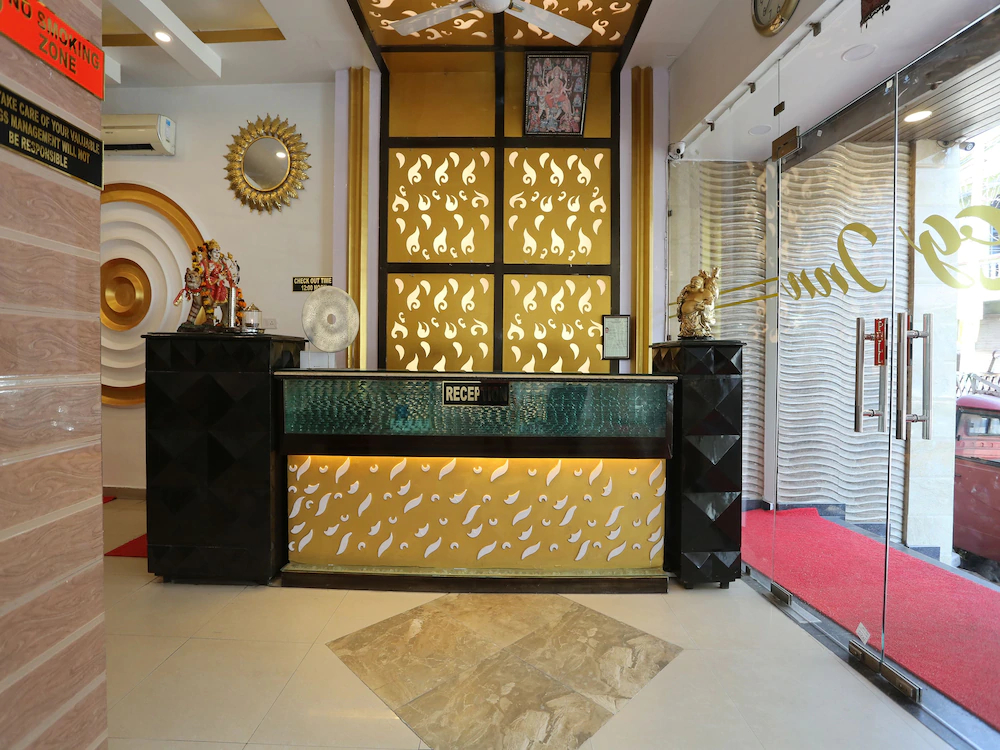 Hotel Log-Inn by OYO Rooms