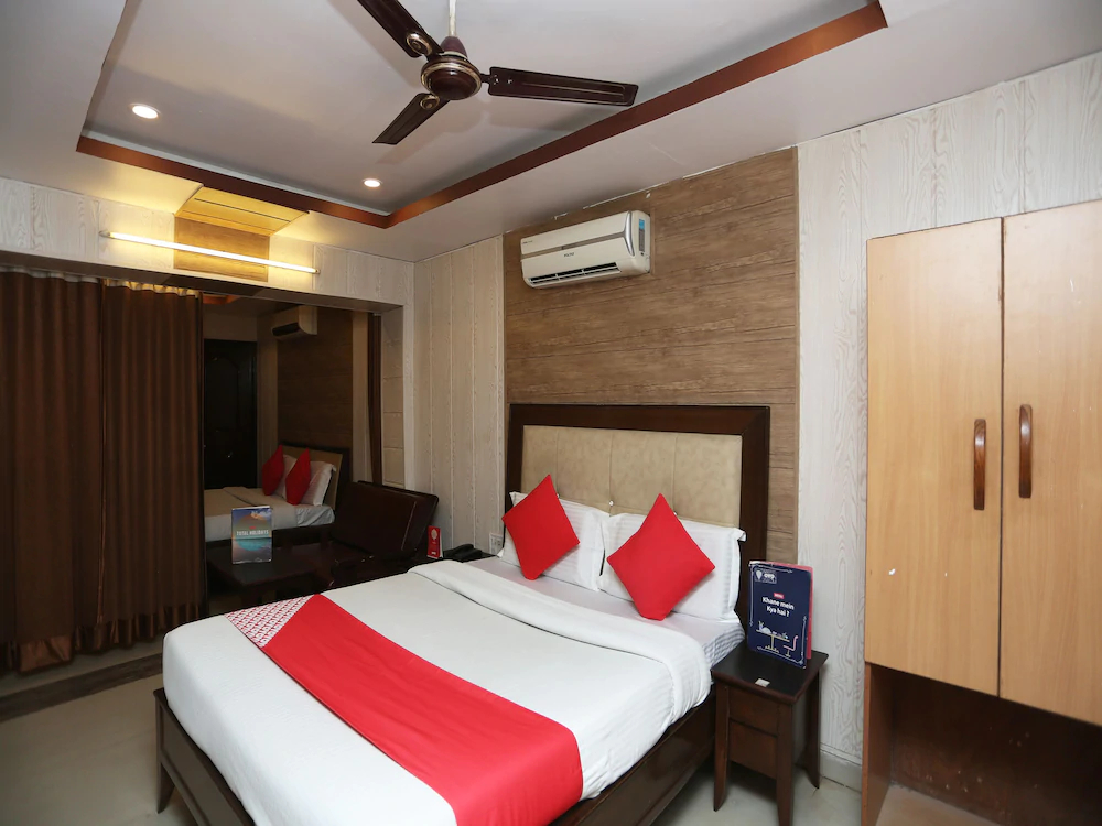 Hotel Log-Inn by OYO Rooms