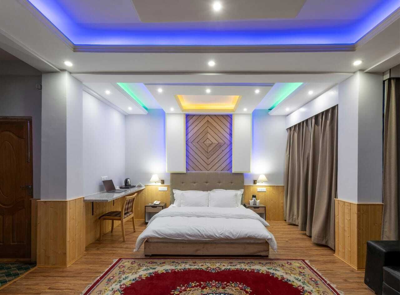 Dee Grand Marq Hotel